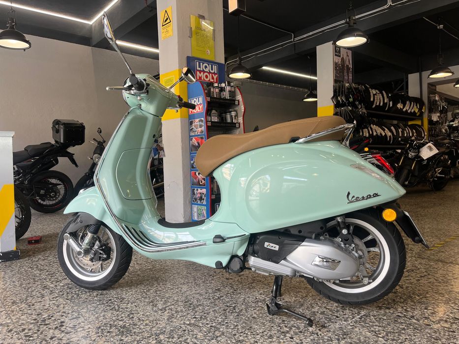 Vespa Primavera 125 cc de 2023 Em estado Irrepreensível 1167 Kms
