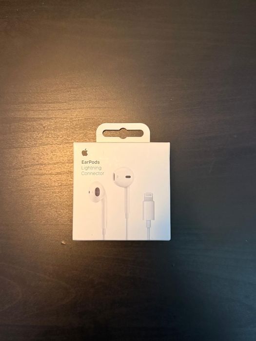 Carregadores Apple e Earpods