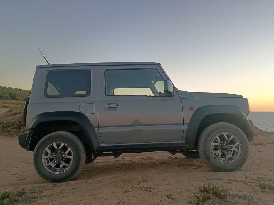 Suzuki Jimny 4 Lugares Full Extras com Histórico de Revisões