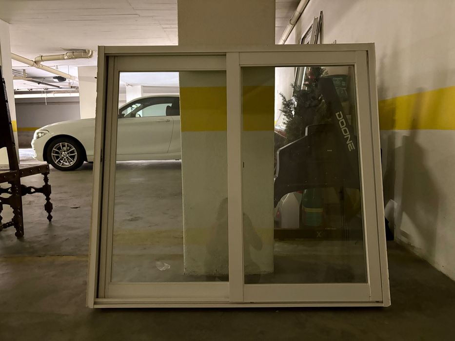 Janela de alumínio com vidro duplo