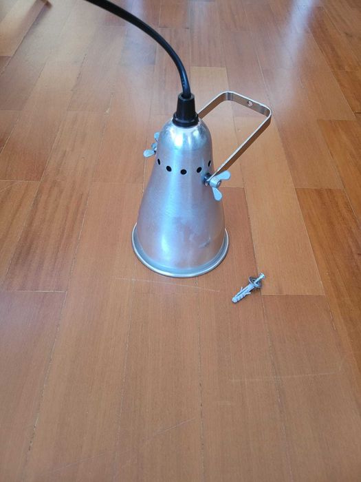 Candeeiro de parede simples IKEA/Simple IKEA wall lamp