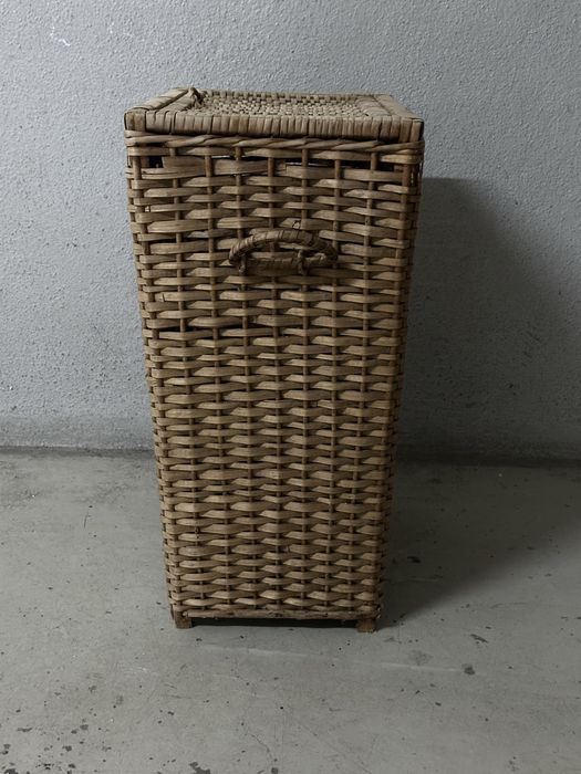Cesto de palha para roupa como novo