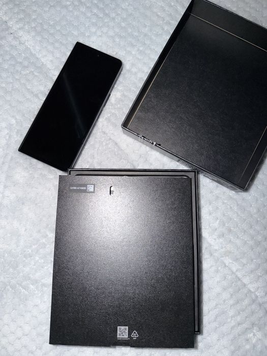 Samsung Galaxy Z Fold 4 – 256GB | Estado Novo | Com Fatura