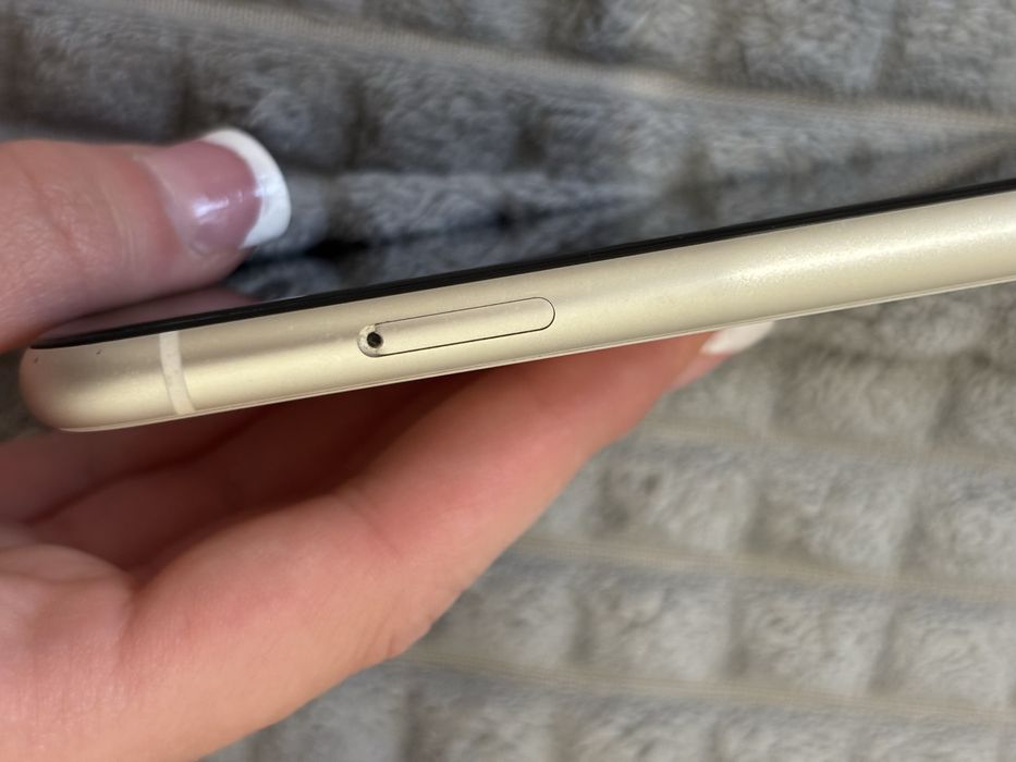 Iphone 11 Apple white 64 GB telefon biały