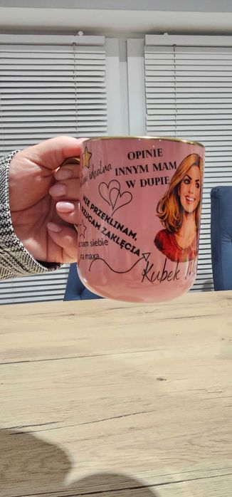 Kubek z imieniem Monika – idealny prezent