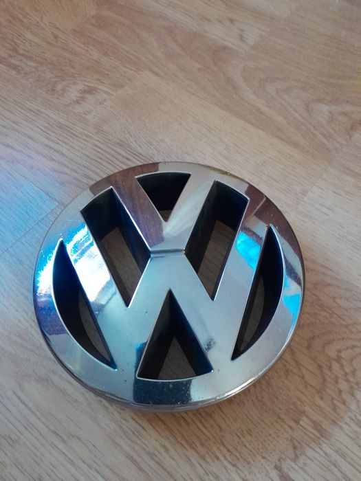 Емблема Значок на решітку радіатора Volkswagen , PASSAT В5+