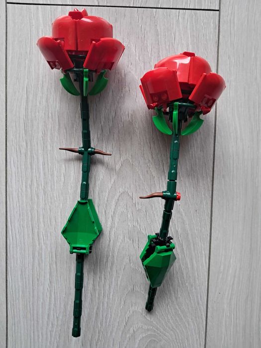 Klocki Lego: 2 różyczki z klocków