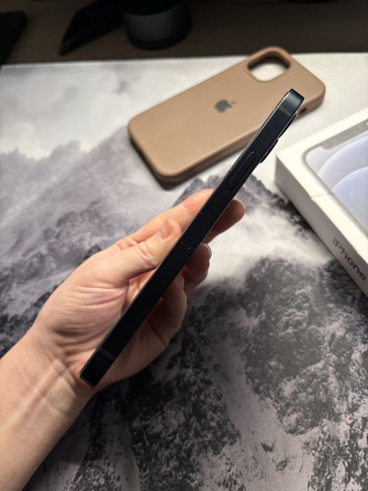 Телефон Iphone 12 Black 128 гб + чехол