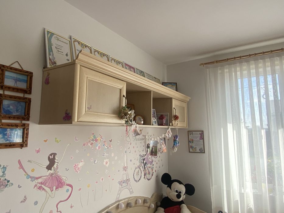 Дитячі меблі, пенал на стіну