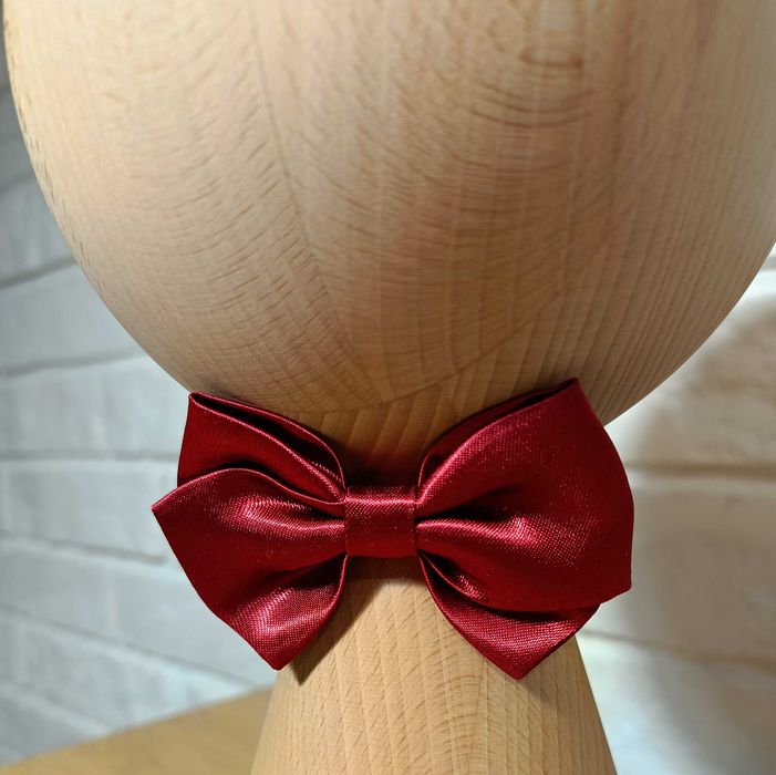Bordowa satynowa muszka 9 cm