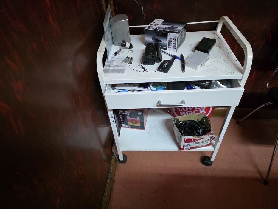 Movél metal com gaveta