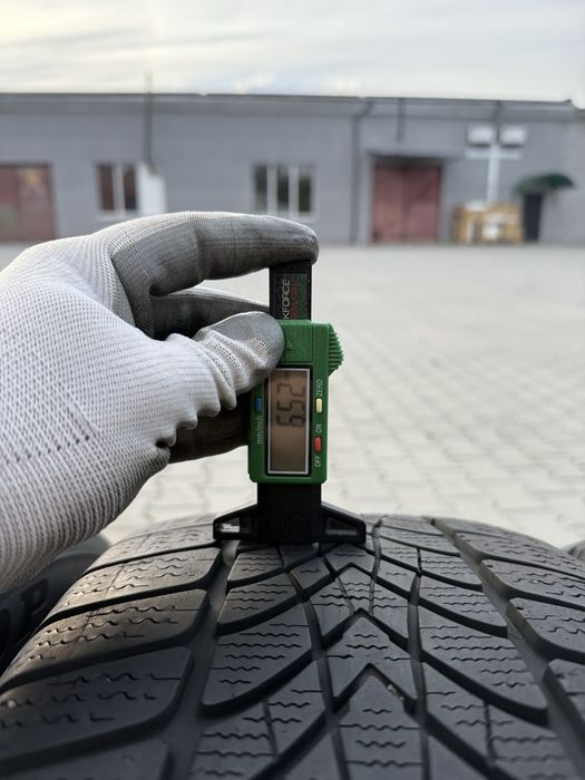 Колеса/резина/гума 225/50R17 Dunlop