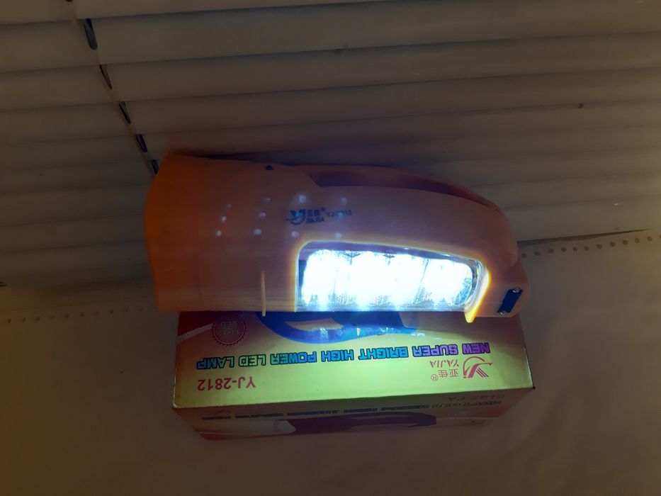 Ліхтарик Акумуляторний світлодіодний яскравий Yajia YJ-2812