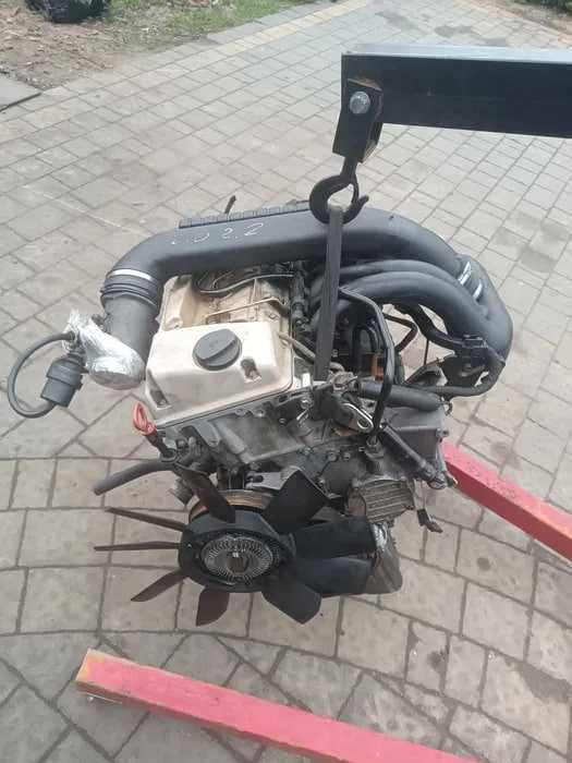 Мотор двигун Mercedes W210 2.2 простий дизель OM604 оригінал