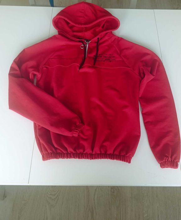 Czerwona bluza z kapturem damska S