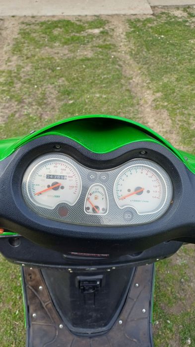 Продам скутер YIBEN 150 куб