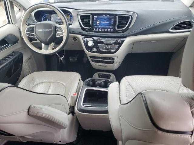 Chrysler Pacifica Hybrid z 2018 roku.