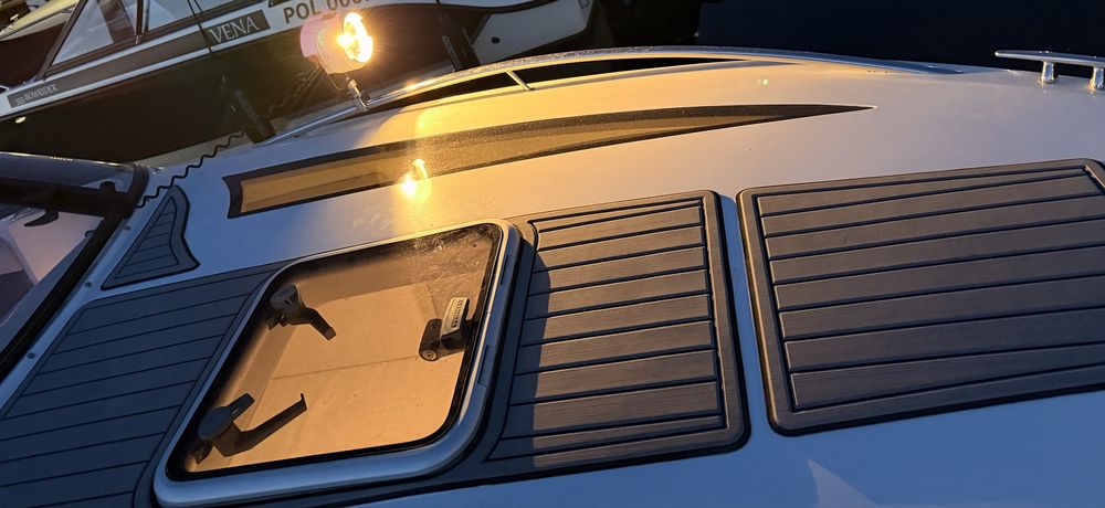 jacht motorowy ST TROPEZ 6 – 2021 r. – Mercury 150 KM