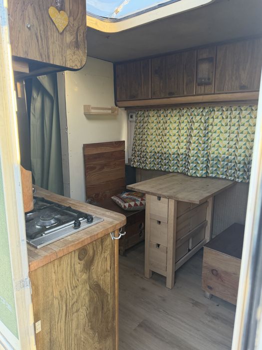 Aurocaravana Mercedes hymer 6 lugares com duas camas de casal veiculo ligeiro