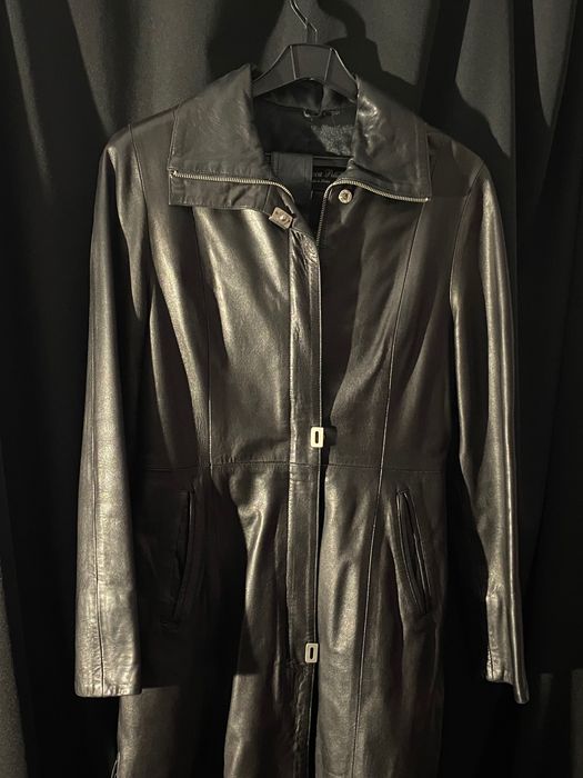 Кожаный чёрный тренч