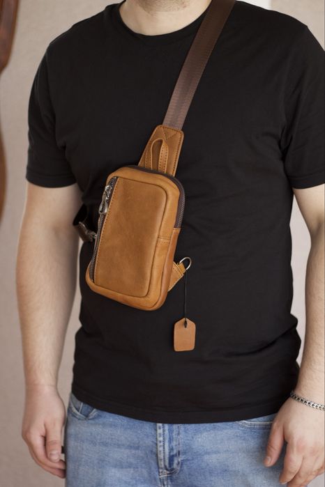 Сумка нагрудна з натуральної шкіри. Шкіряна чоловіча бананка/Слінг