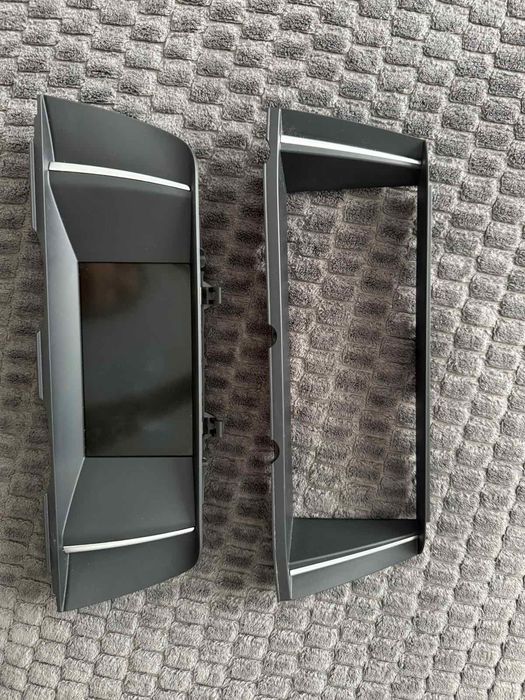 Продам екран до Бмв  Х 5 2016