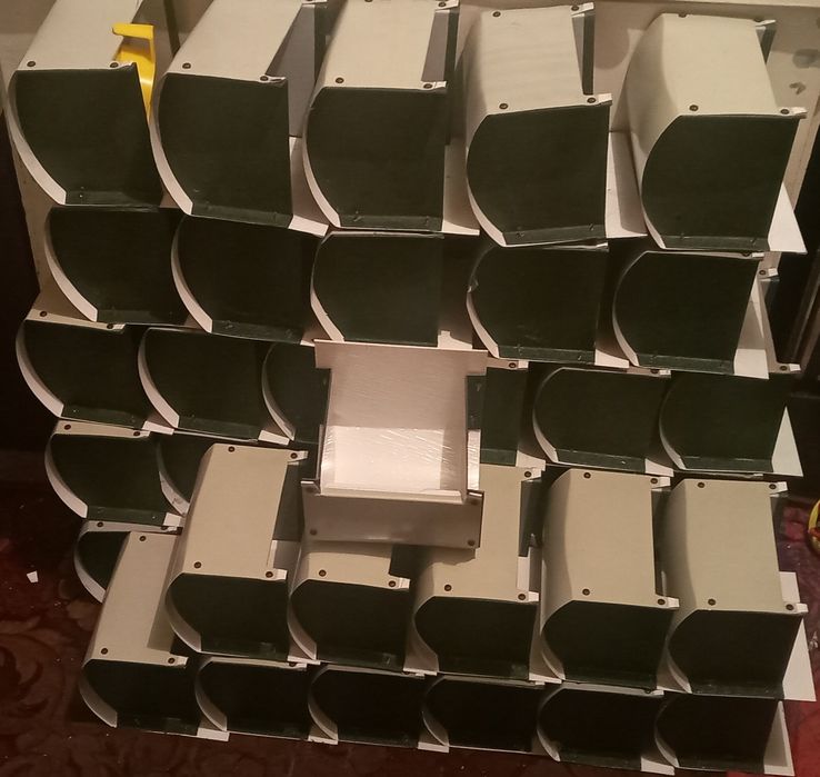 Кролі. Годівнички