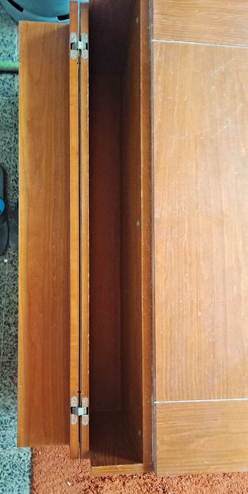 Mesa de centro em madeira maciça