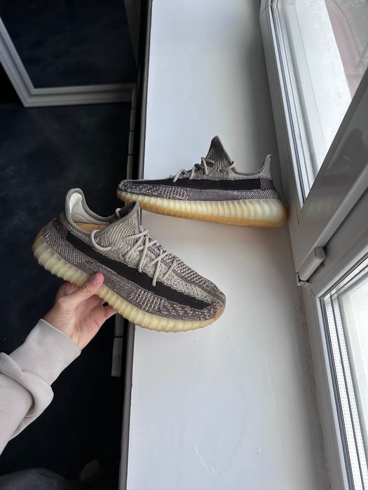 Оригінал! Adidas Yeezy Boost 350 V2 Кросівки Розмір 44 (28 см.)