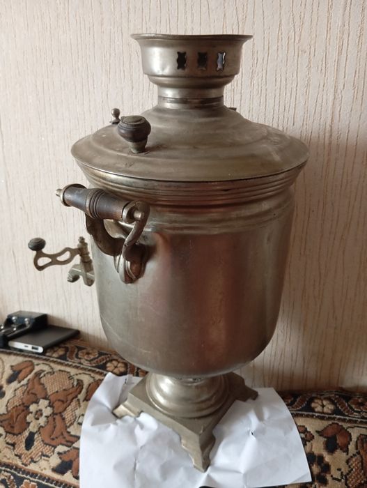 Самовар угольний старинний