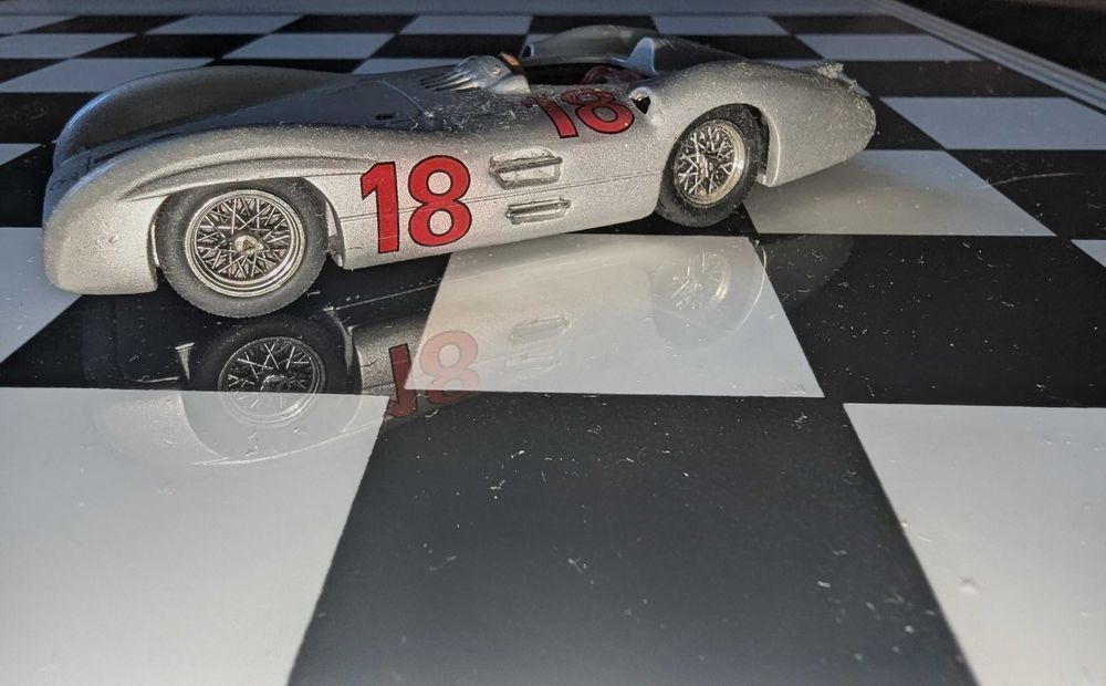 Carro de formula 1 miniatura campeão do mundo Mercedes Benz