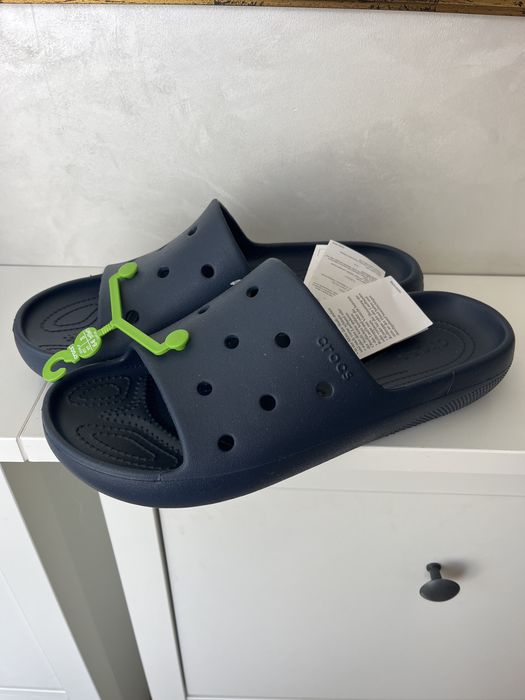 Продам оригінальні шльопанці crocs