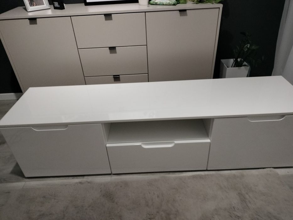 Szafka  pod tv sprzedam