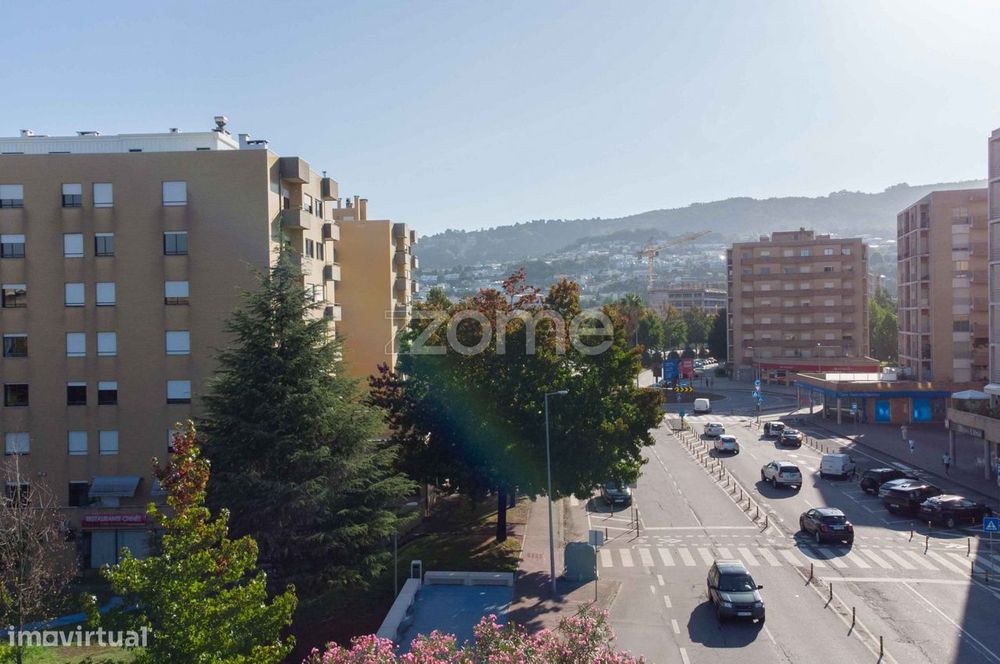 Apartamento T4 Com Garagem Fechada Em São Vitor - Braga