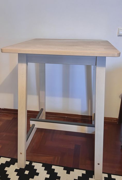 Mesa alta madeira clara