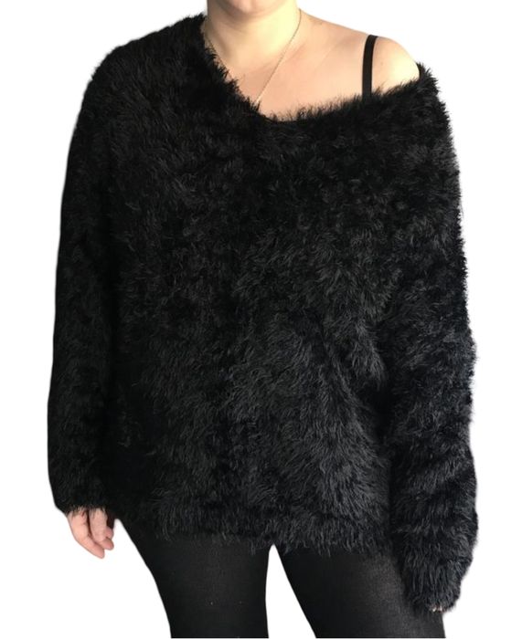 Светр чорного кольору травка TopShop