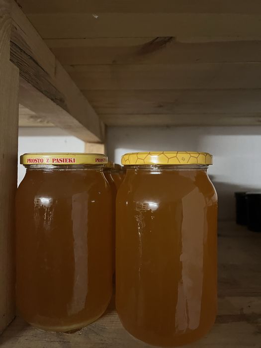 Miody z wlasnej pasieki