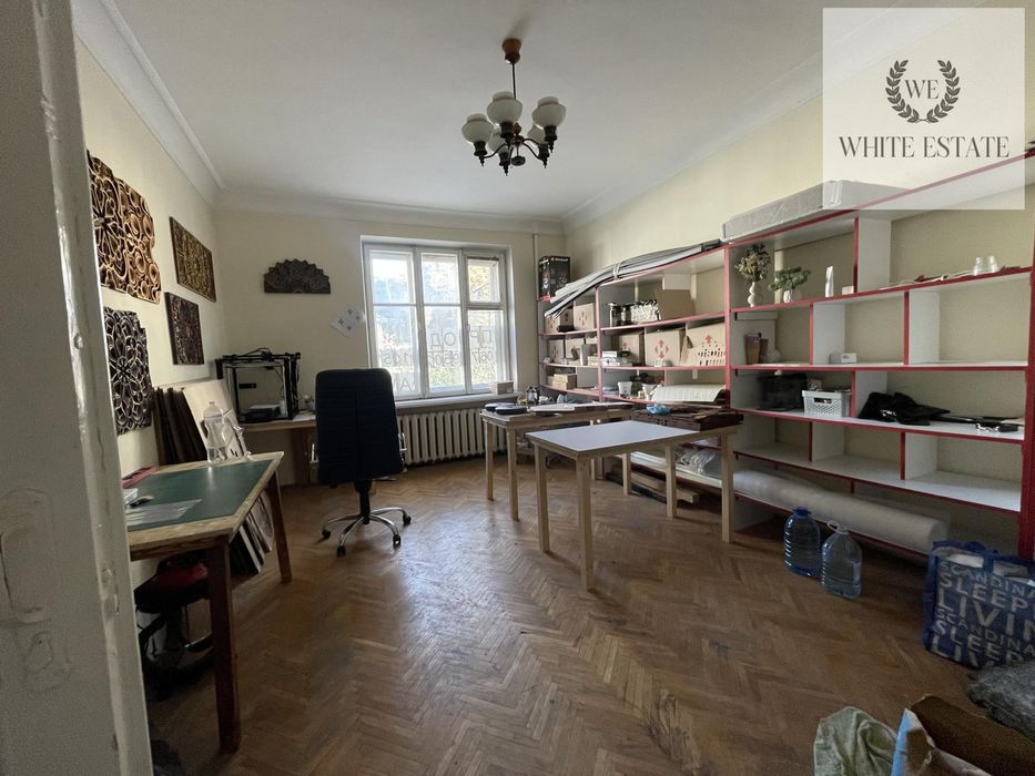 Продаж комерційного приміщення вул. Листопадова