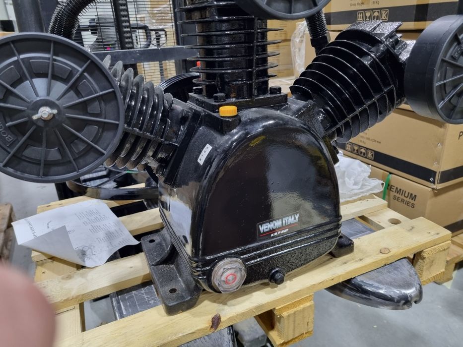 Kompresor olejowy, sprężarka powietrza VENOM , 1600 L/ min