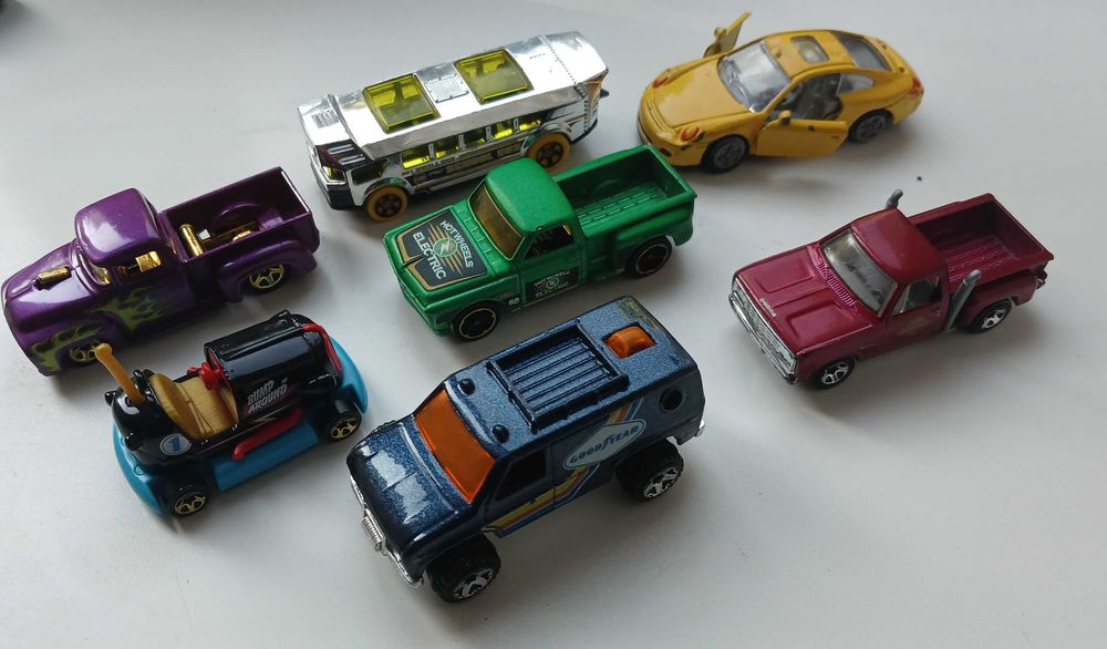 Коллекция машинок Hot Wheels / Matchbox
