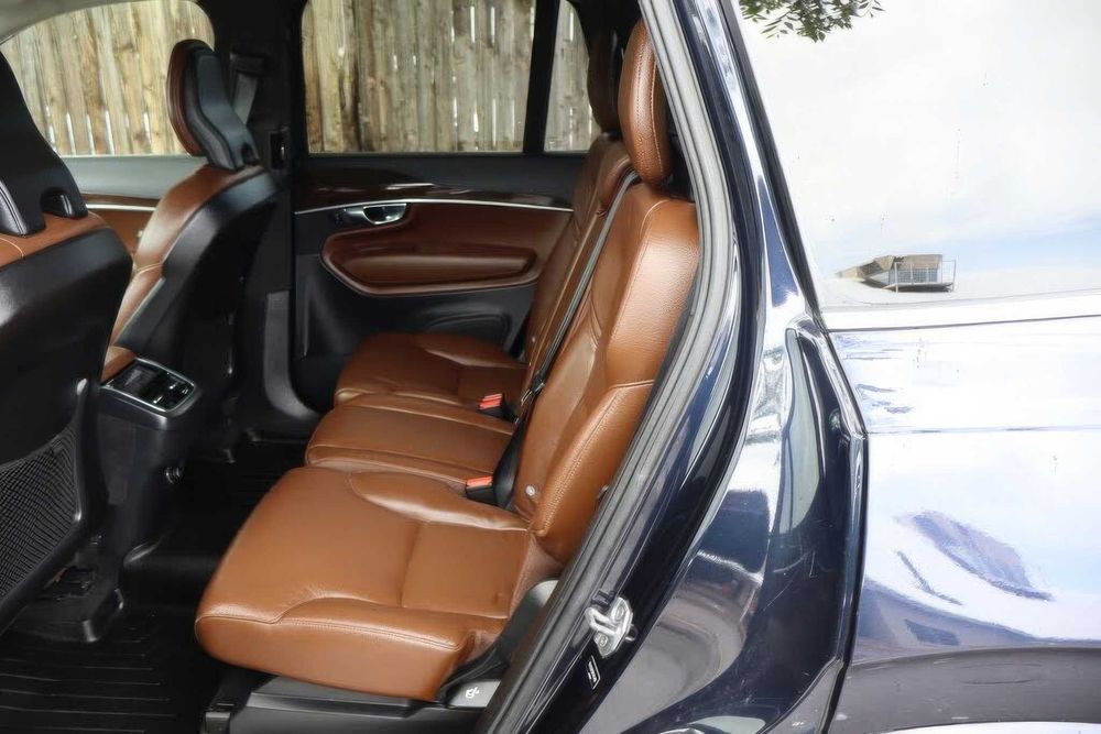 Volvo XC90 T6 Momentum      2019