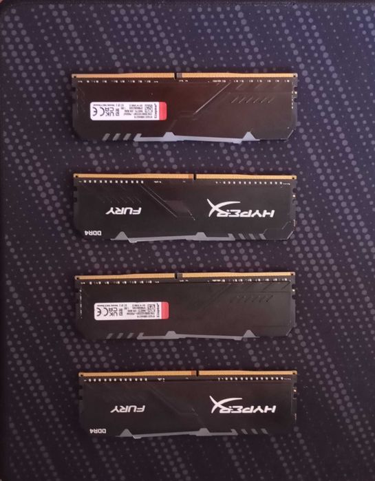 Memórias RAM 32GB (4x8GB) DDR4-3200 CL16 RGB