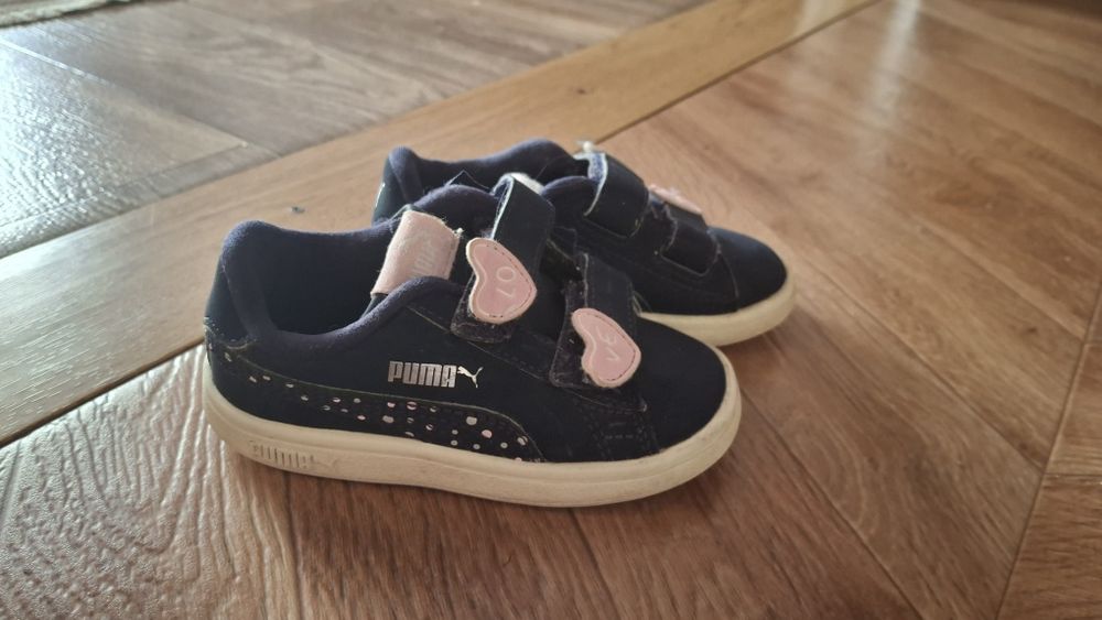 Кросівки на дівчинку