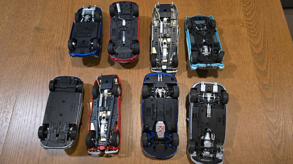 16 carros escala 1/24 e 1/18