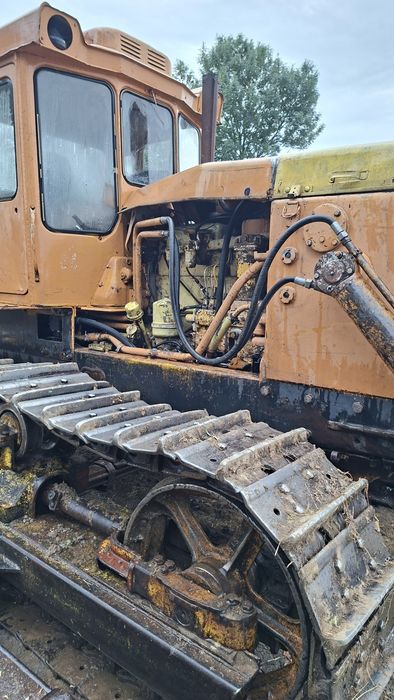 трактор бульдозер т130б болотяний болотохід чтз т130