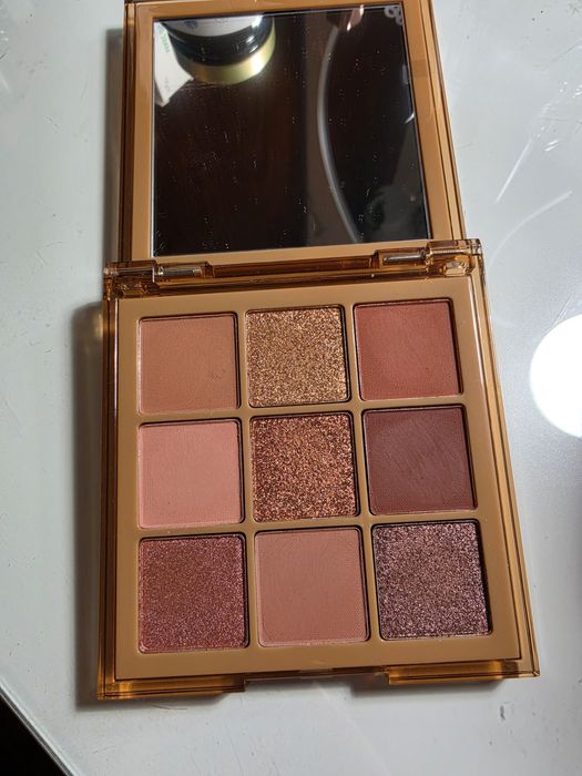 Paleta Huda Beauty Nude medium