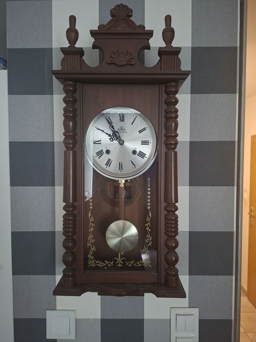 Piękny zegar ścienny