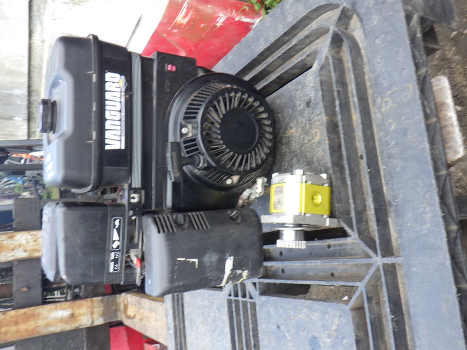 Briggs & Stratton Commercial Pompa Hydrauliczna  Łuparka Rębak irp..