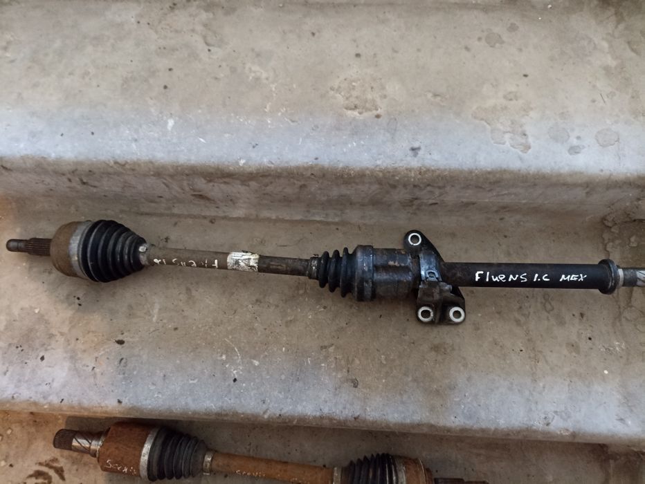 Рено флюенс 1.6 права полуось привід