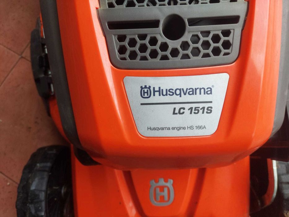 Corta relva Husqvarna LC151